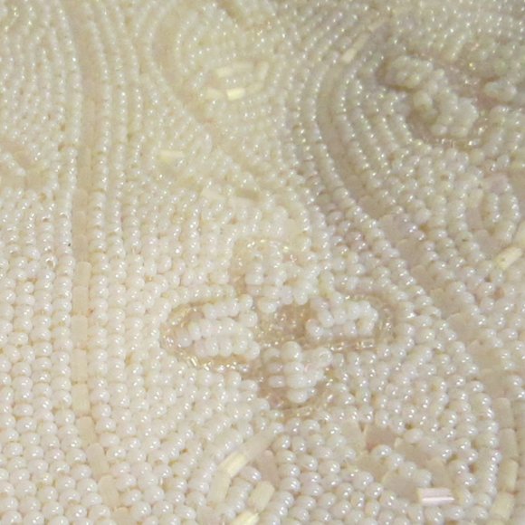 Broadway Exclusive White Sequined Floral Beaded Handbag MOP On Brass Frame - Picture 15 of 15